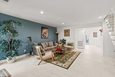 /international/us/4735-huron-drive-pensacola-fl-110096640542/
