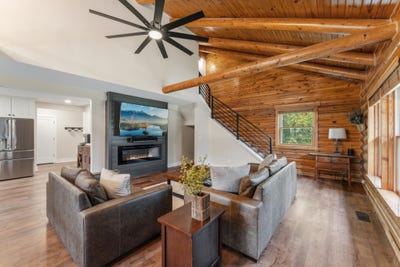 /international/us/157-ideal-avenue-n-mahtomedi-mn-110110303717/