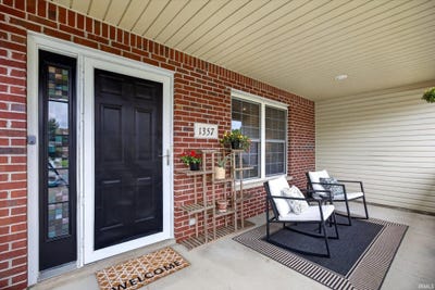 /international/us/1357-s-stella-drive-bloomington-in-110108365149/