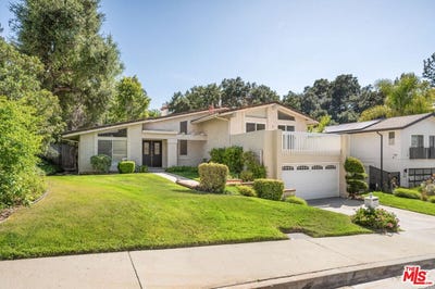 /international/us/22840-sparrowdell-dr-calabasas-ca-110107847826/