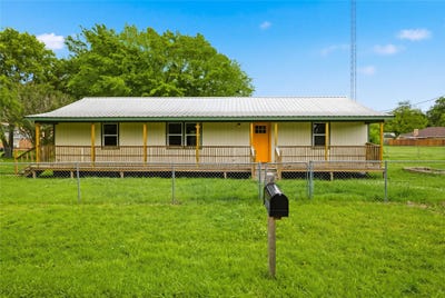 /international/us/901-10th-street-cooper-tx-110107376351/