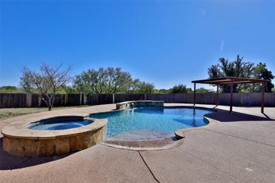 /international/us/5717-fm-2647-winters-tx-110107085425/