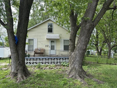 /international/us/1267-ravenal-ave-marshall-mo-110107585968/