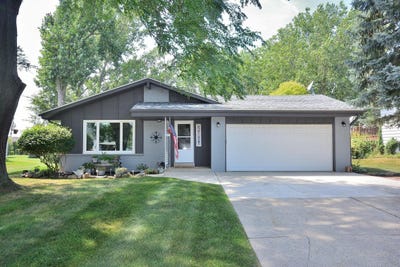 /international/us/9051-s-carollton-dr-oak-creek-wi-110101431896/