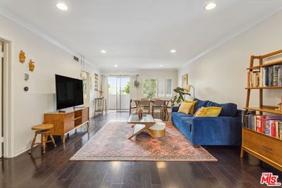 /international/us/1126-n-central-ave-glendale-ca-110108128005/