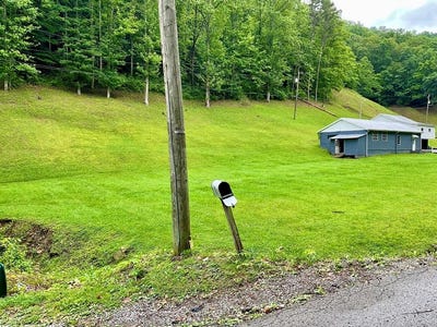 /international/us/889-harold-s-branch-pikeville-ky-110100319030/