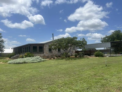 /international/us/1109-ashley-avenue-llano-tx-110101067476/