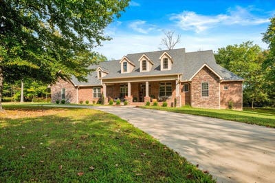 /international/us/306-combs-circle-london-ky-110119963930/