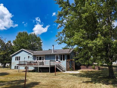 /international/us/801-w-5th-street-nekoosa-wi-110101011826/