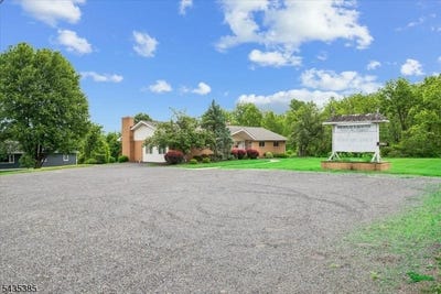 /international/us/3582-us-highway-22-readington-twp-nj-110108408838/