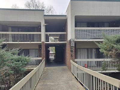 /international/us/500-umstead-drive-chapel-hill-nc-110105396139/