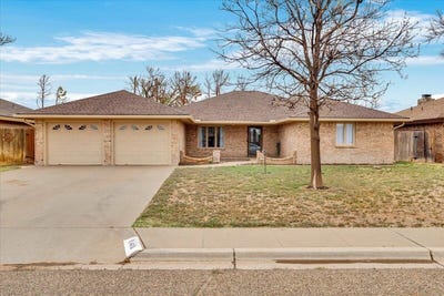 /international/us/415-e-adams-street-levelland-tx-110098356238/