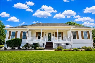 /international/us/818-springlake-road-lawrenceville-ga-110107875337/