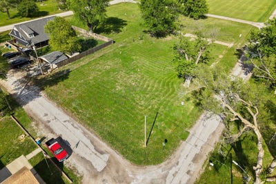 /international/us/901-mills-ave-pacific-junction-ia-110102060877/
