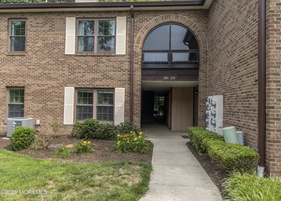 /international/us/304-wellington-place-aberdeen-nj-110100189630/