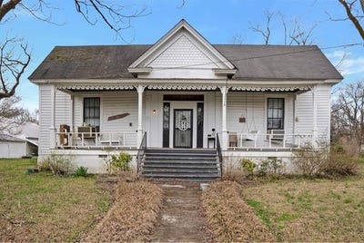 /international/us/305-court-st-courtland-ms-110106280637/