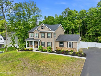 /international/us/29-stone-ridge-road-wilton-ny-110110192121/