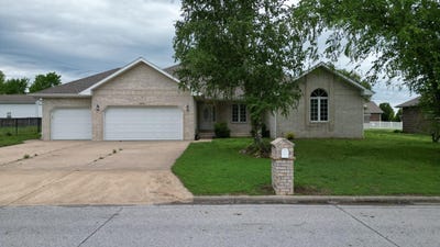 /international/us/2361-w-heritage-street-bolivar-mo-110099490013/