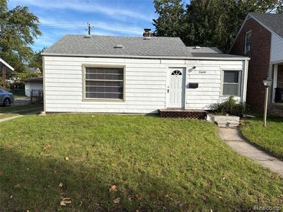 /international/us/15645-semrau-avenue-eastpointe-mi-110110297299/