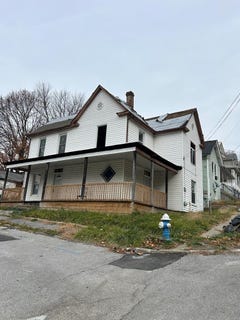 /international/us/309-pearis-street-bluefield-wv-110103579072/