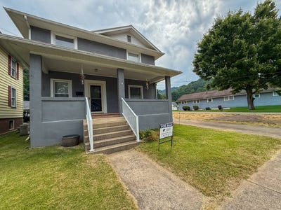 /international/us/106-lee-street-gassaway-wv-110095099759/