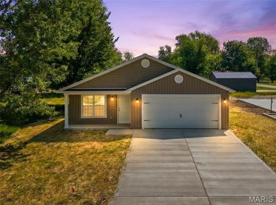 /international/us/256-walnut-street-hawk-point-mo-110107959147/