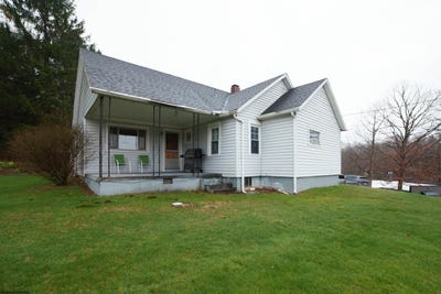 /international/us/16-gladesville-road-morgantown-wv-110098381472/