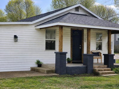 /international/us/1100-n-mansfield-road-ava-mo-110106280229/