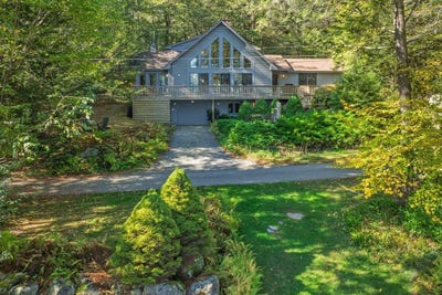 /international/us/114-wild-acres-road-raymond-me-110107384773/