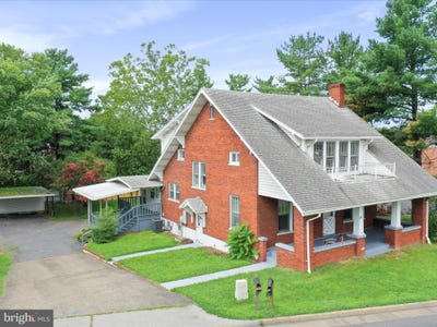 /international/us/21-port-republic-road-harrisonburg-va-110100865129/
