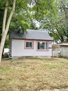 /international/us/204-s-12th-st-clear-lake-ia-110102407080/