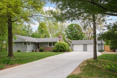 /international/us/3523-comet-lane-minnetonka-mn-110108351769/
