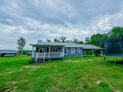 /international/us/2000-adams-road-owingsville-ky-110100452770/