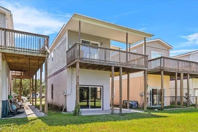 /international/us/14245-pine-street-hudson-fl-110103777601/