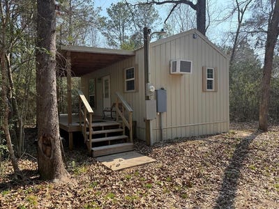 /international/us/168-oak-street-zavalla-tx-110106200922/