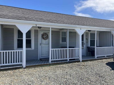 /international/us/522-ocean-boulevard-hampton-nh-110107729752/