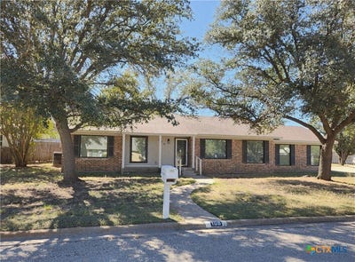 /international/us/108-parkview-brady-tx-110103252066/