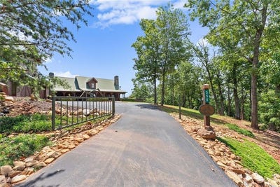 /international/us/355-ranch-mountain-drive-drive-dahlonega-ga-110100682299/