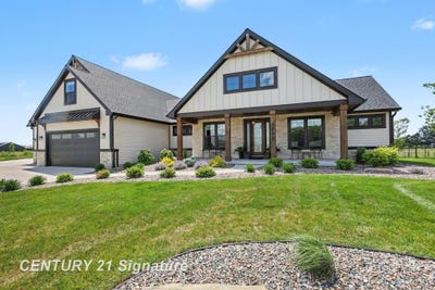 /international/us/8795-copper-court-freeland-mi-110119946553/