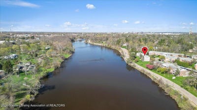 /international/us/3333-moores-river-lansing-mi-110107476233/
