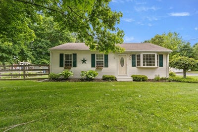 /international/us/192-school-street-groveland-ma-110108695818/