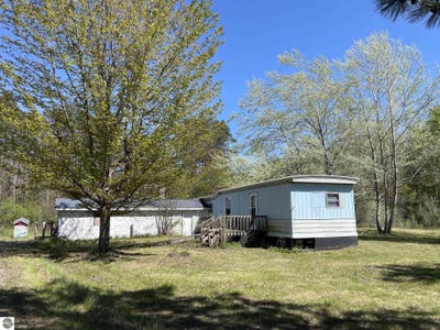 /international/us/5985-roehrs-road-beaverton-mi-110107278039/