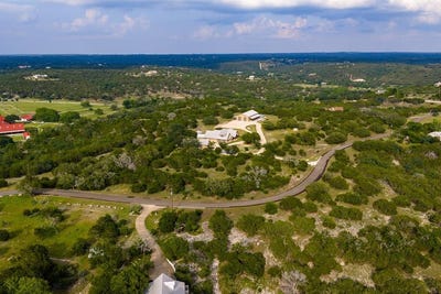 /international/us/195-kamira-dr-kerrville-tx-110108354801/