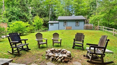 /international/us/25-pine-st-new-marlborough-ma-110107440746/