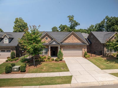 /international/us/5268-courtyard-lane-belmont-nc-110100467790/
