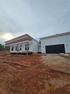 /international/us/157-hunting-hollow-road-six-mile-sc-110108550539/