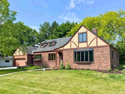 /international/us/620-grant-street-stoughton-wi-110100338547/