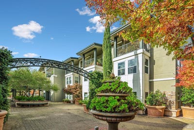 /international/us/649-1st-street-w-sonoma-ca-110105196791/