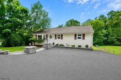 /international/us/130-brooklyn-stanhope-rd-hopatcong-boro-nj-110119647394/