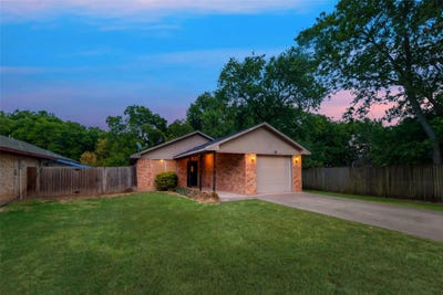 /international/us/609-houston-street-pottsboro-tx-110108504208/